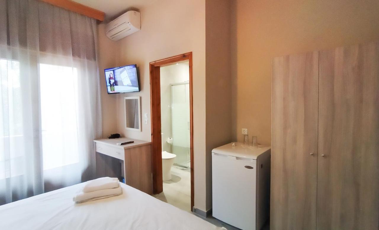 Yannis Hotel Krinidhes Bagian luar foto