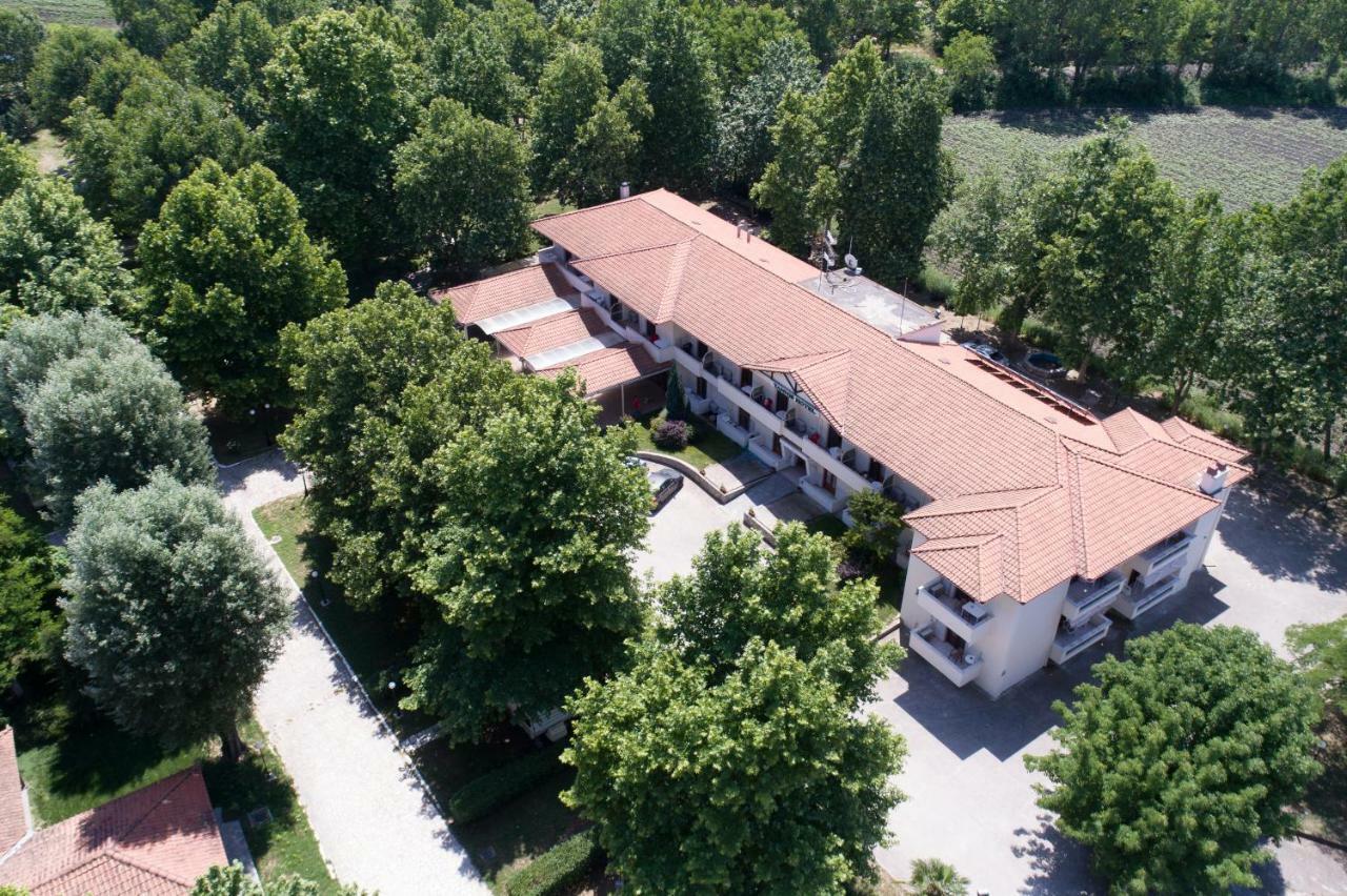 Yannis Hotel Krinidhes Bagian luar foto